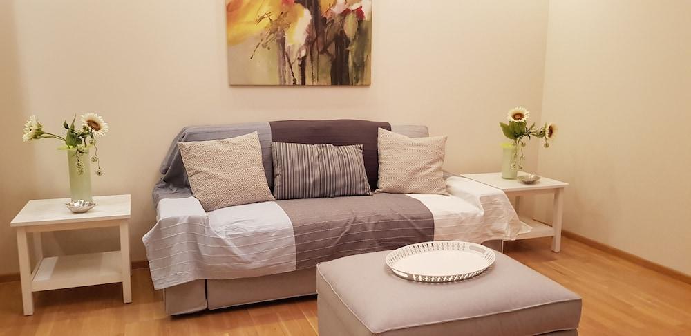 Stylish Urban Apartment By Yha เอเธนส์ ภายนอก รูปภาพ