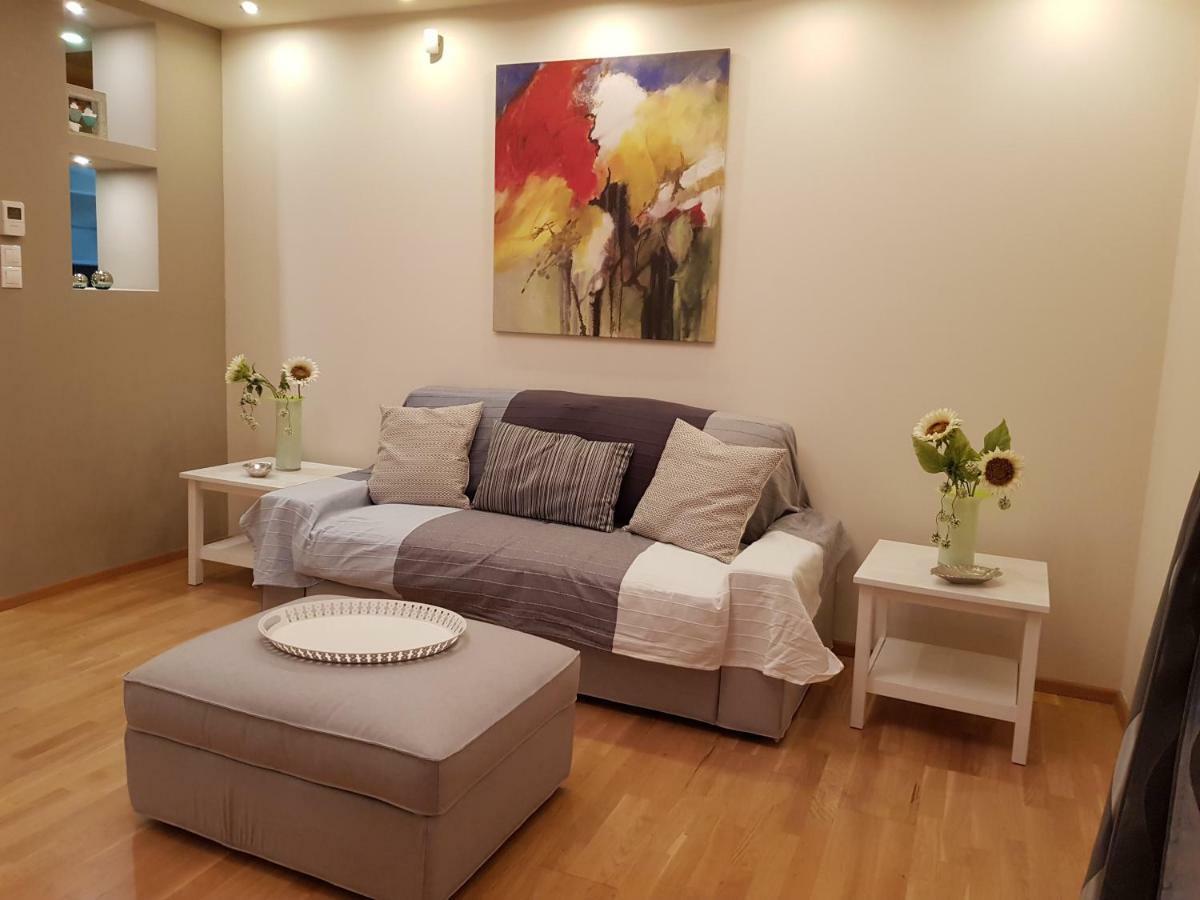 Stylish Urban Apartment By Yha เอเธนส์ ภายนอก รูปภาพ